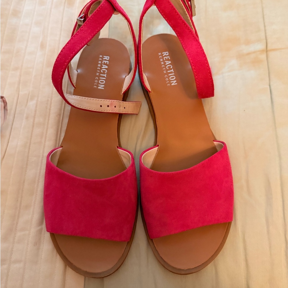 Reaction Kenneth Cole Fuchsia Sandals “Jolly”